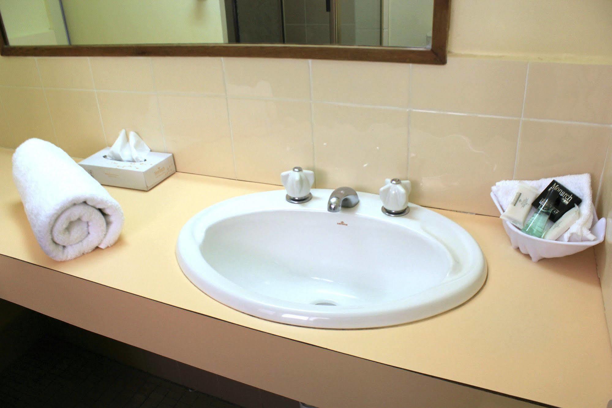 Commodore Motor Inn Albury Zewnętrze zdjęcie