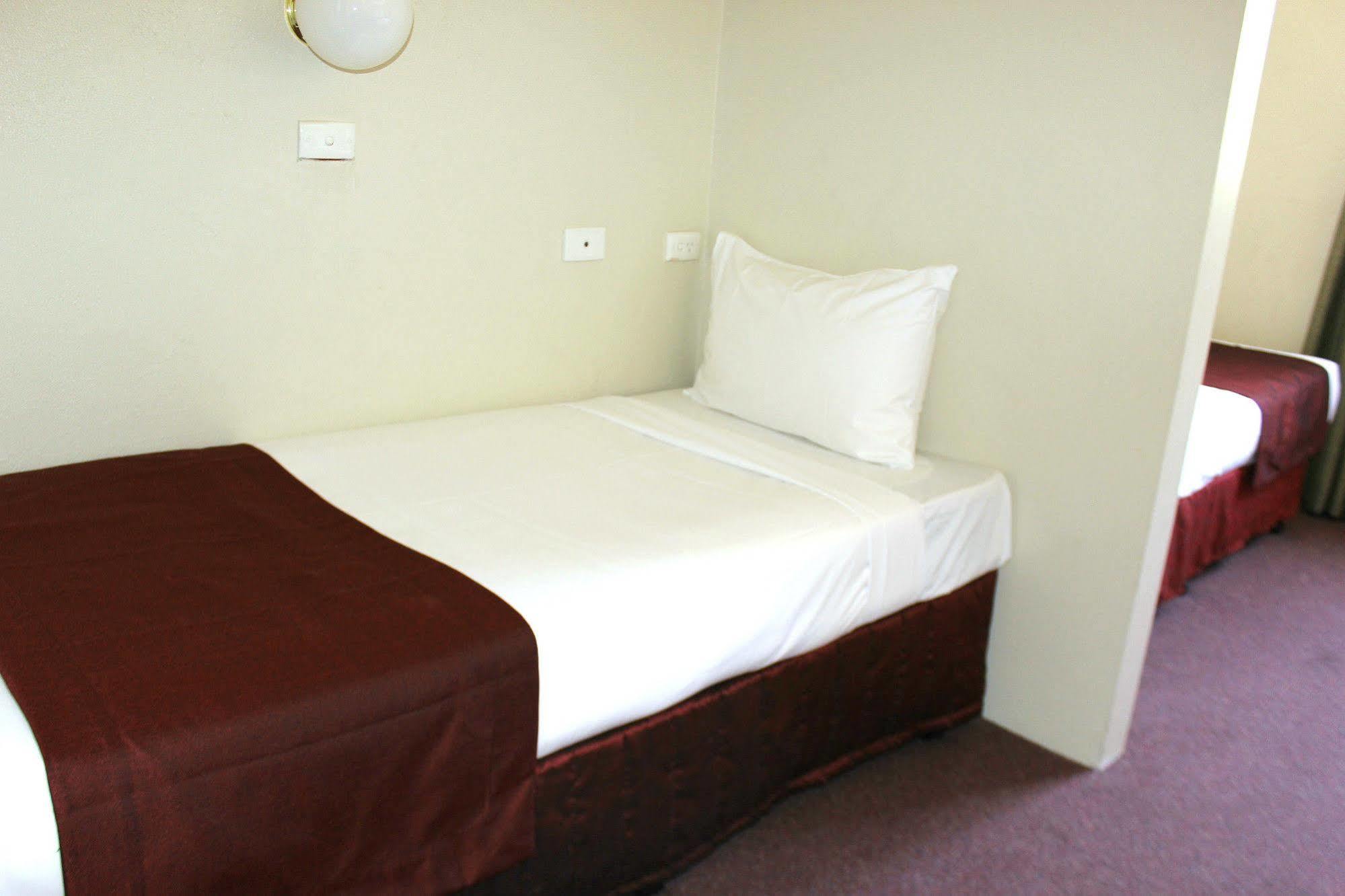 Commodore Motor Inn Albury Zewnętrze zdjęcie