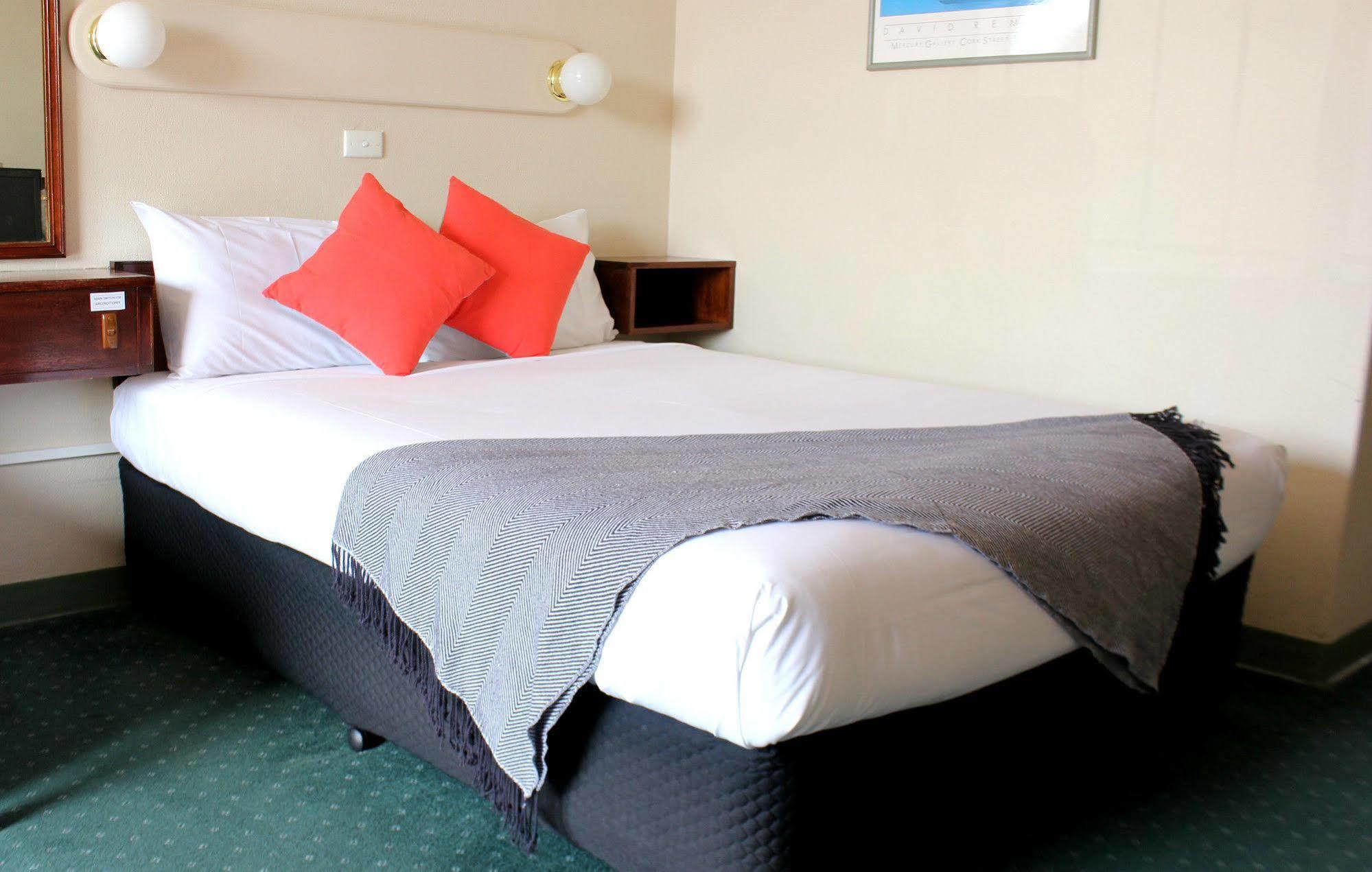 Commodore Motor Inn Albury Zewnętrze zdjęcie